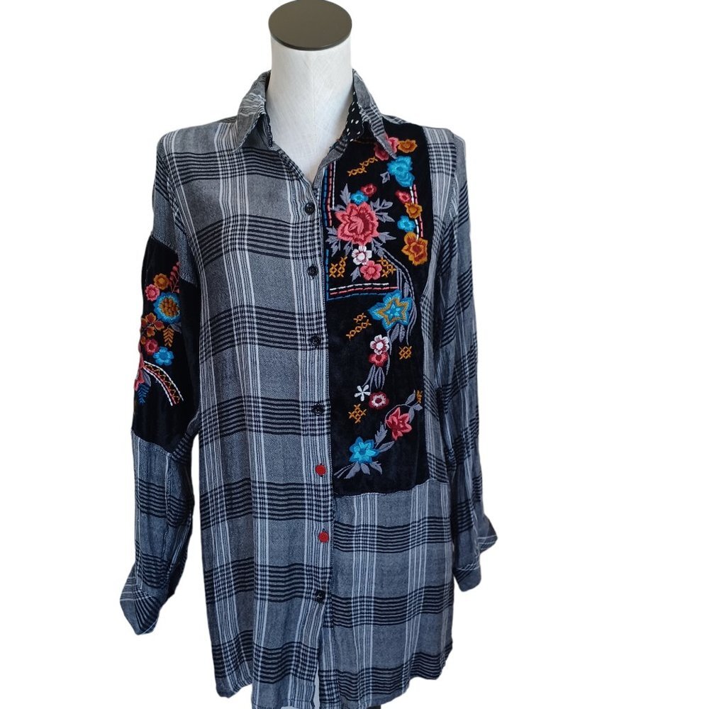 Avani del Amour‎ Shirt Embroidered Black White Plaid Tunic Length Womens Medium